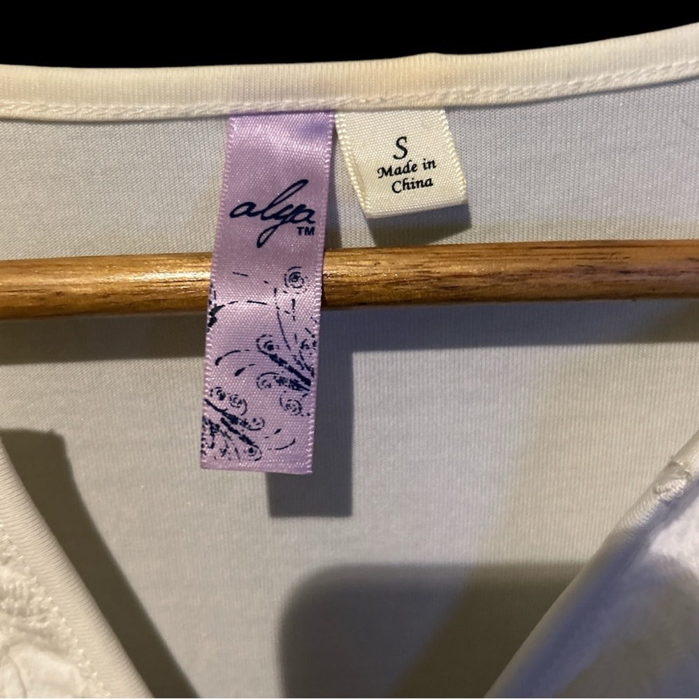 NWOT Alya white top size small - Picture 3 of 6